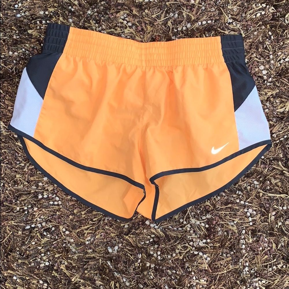 NWOT NIKE SHORTS